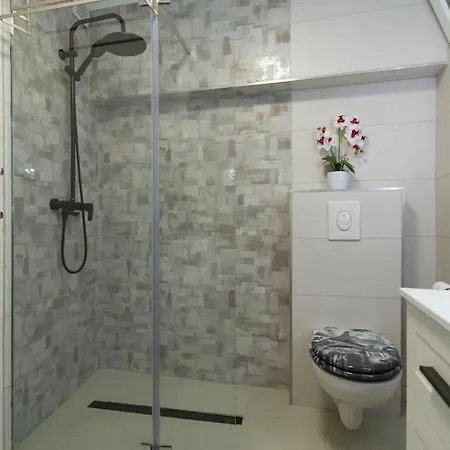 Veronika Apartment
